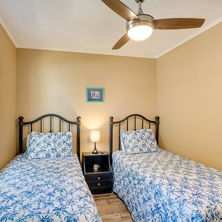 Lovely Emerald Isle Home, Walk To Beach! المظهر الخارجي الصورة
