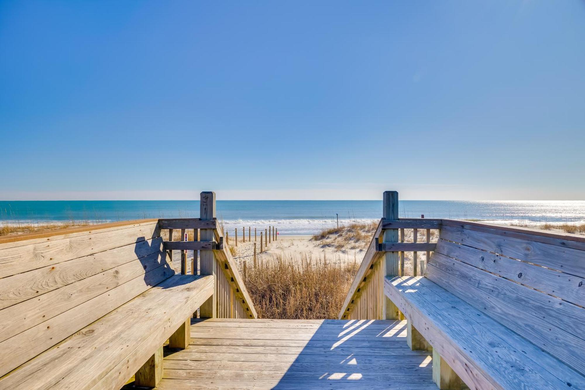 Lovely Emerald Isle Home, Walk To Beach! المظهر الخارجي الصورة