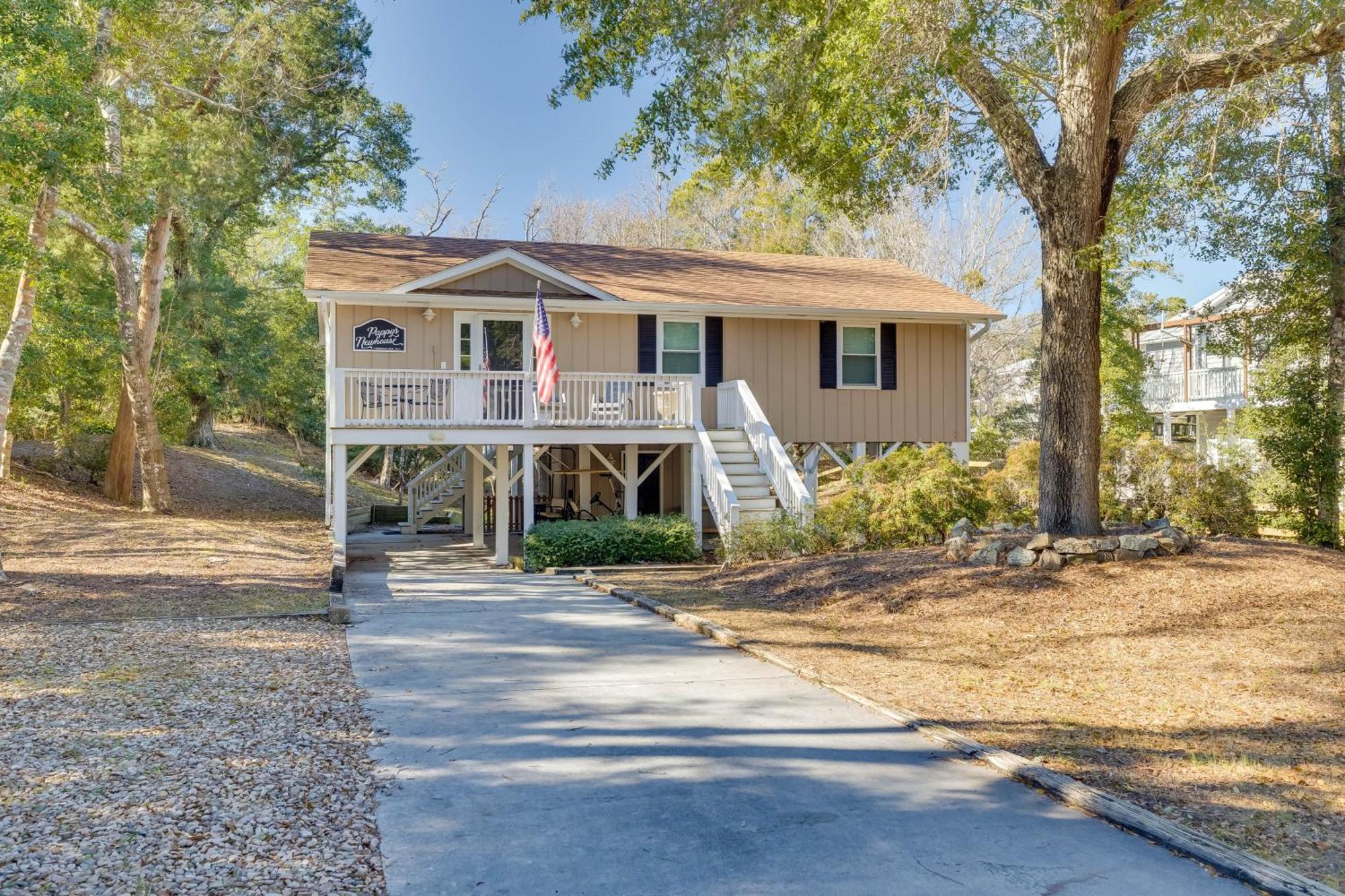 Lovely Emerald Isle Home, Walk To Beach! المظهر الخارجي الصورة