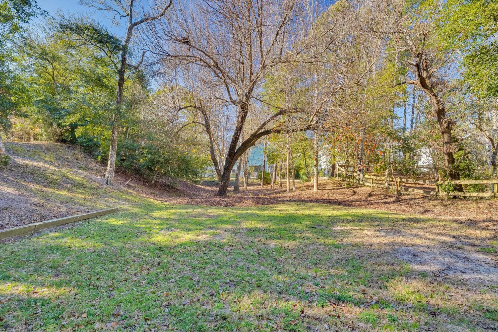 Lovely Emerald Isle Home, Walk To Beach! المظهر الخارجي الصورة